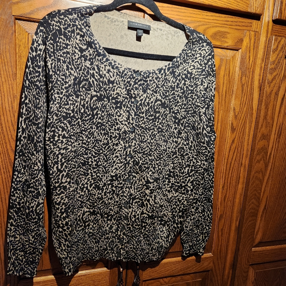 Black and Cream Women's Sweater 14/16